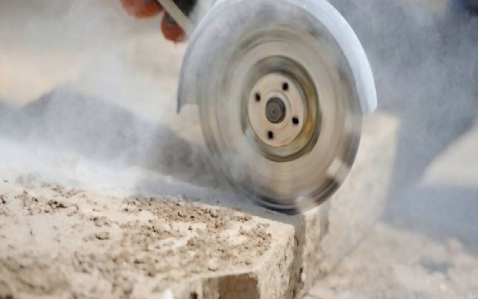 How to cut rocks with a tile saw