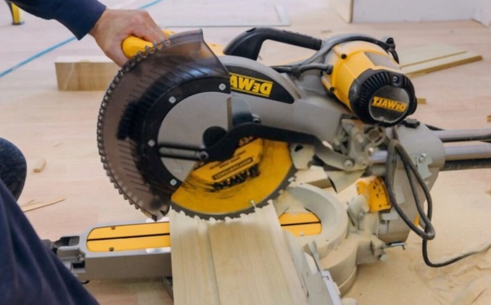 Cutting with miter Saw