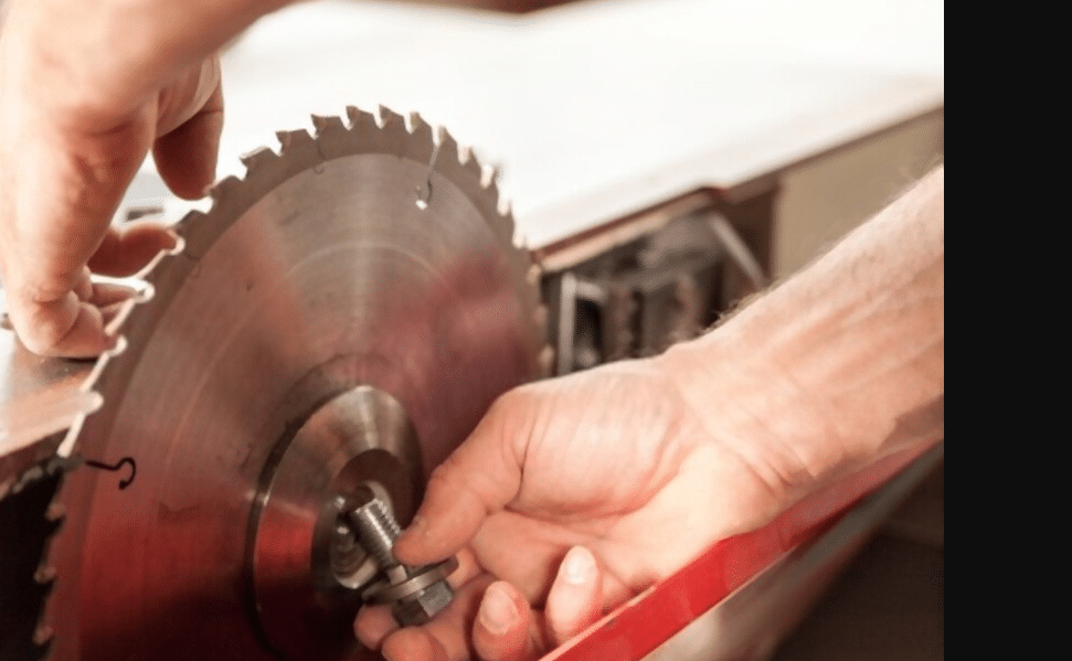 How to change miter saw blade